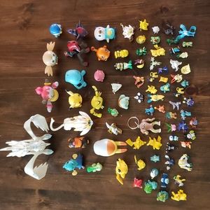 Huge Pokemon toy figure lot